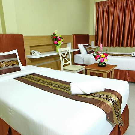 The Pine Resort Pathum Thani Eksteriør billede