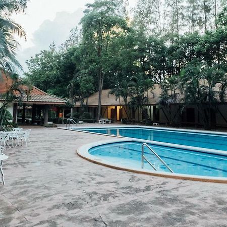 The Pine Resort Pathum Thani Eksteriør billede