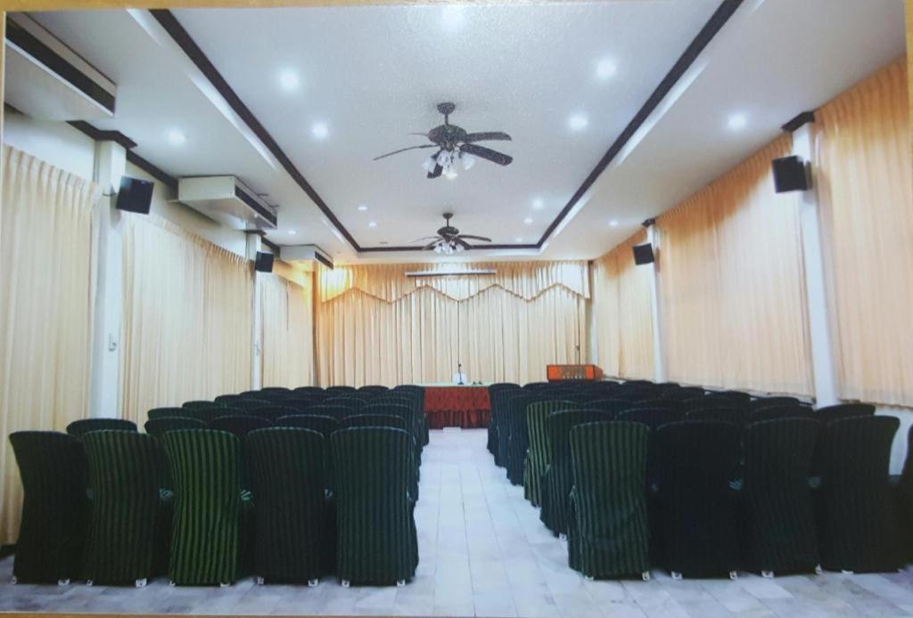 The Pine Resort Pathum Thani Eksteriør billede