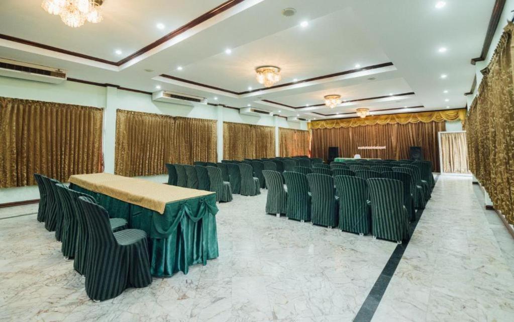 The Pine Resort Pathum Thani Eksteriør billede