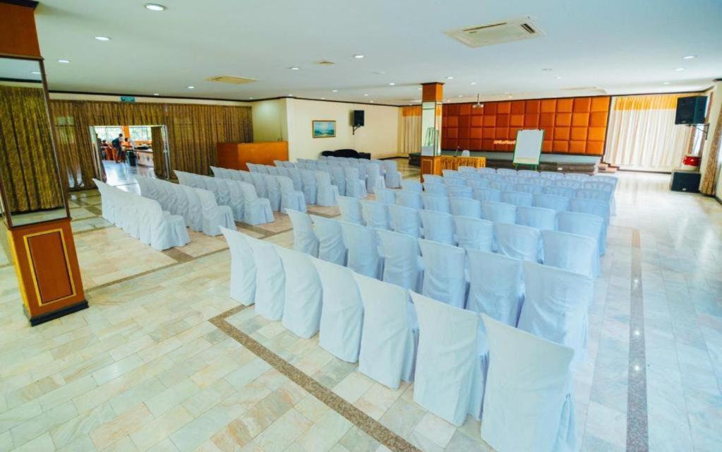 The Pine Resort Pathum Thani Eksteriør billede