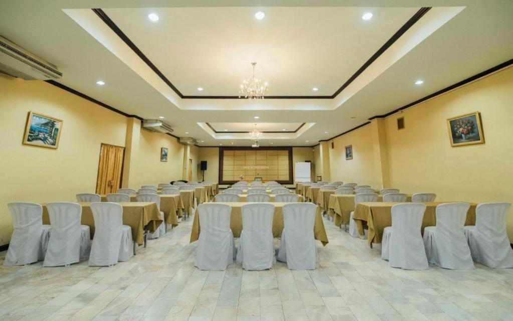 The Pine Resort Pathum Thani Eksteriør billede