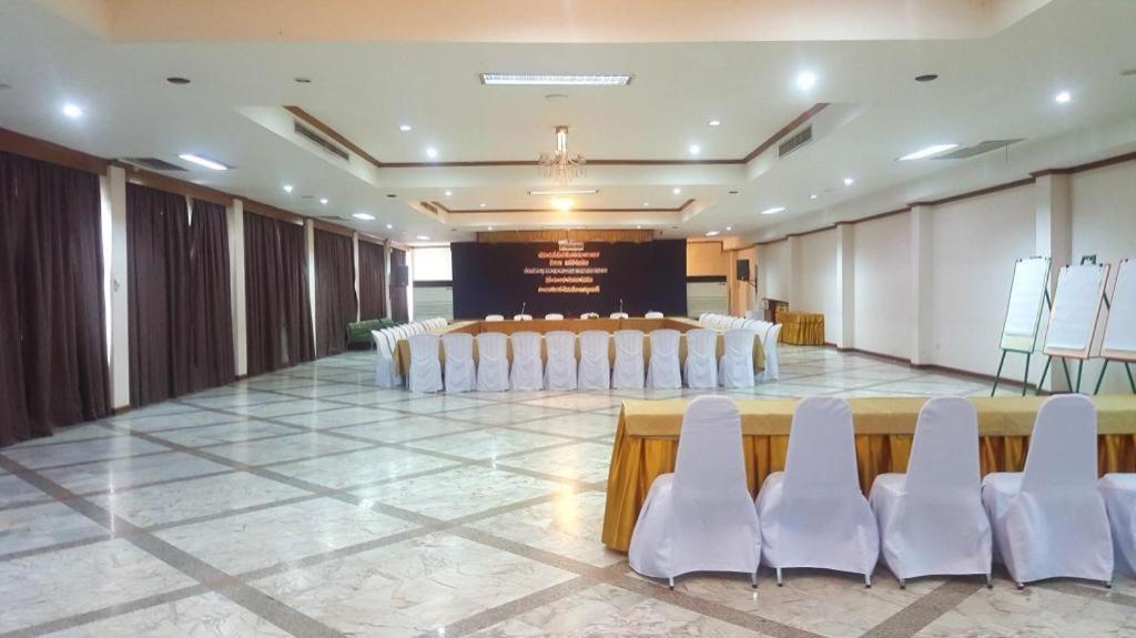 The Pine Resort Pathum Thani Eksteriør billede