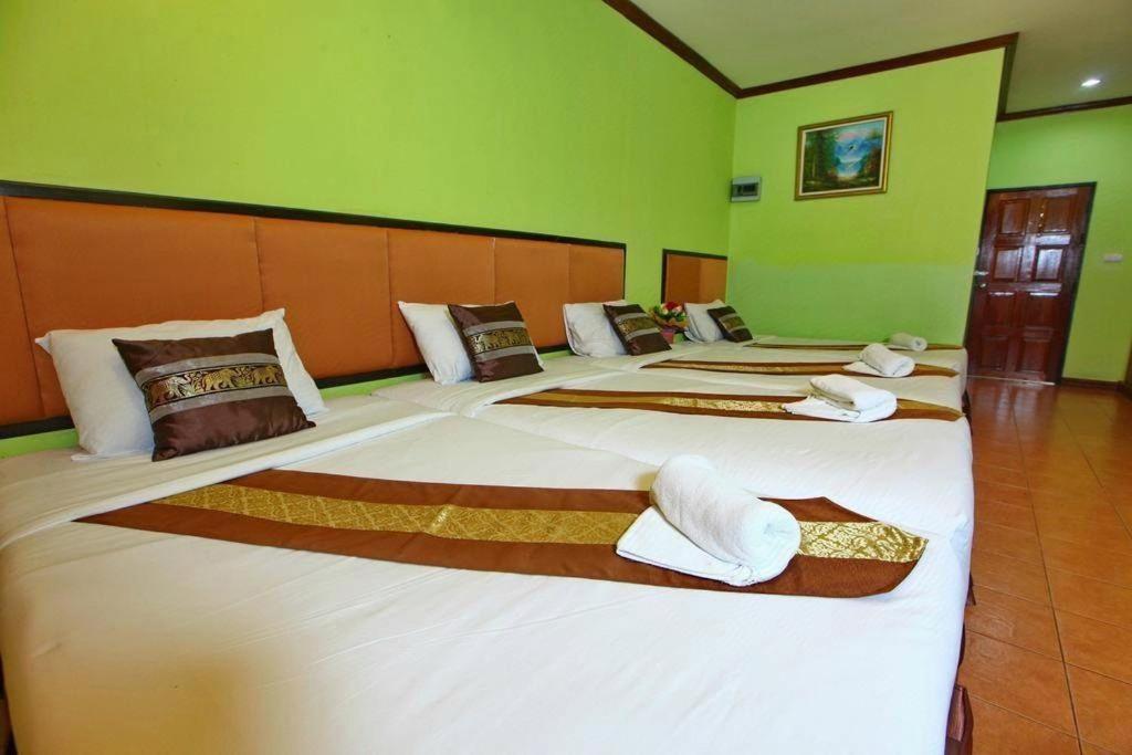 The Pine Resort Pathum Thani Eksteriør billede