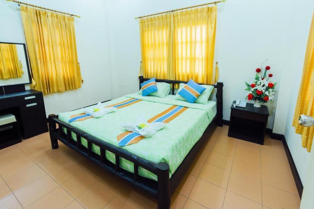 The Pine Resort Pathum Thani Eksteriør billede