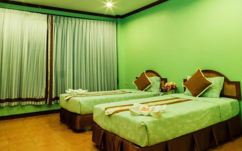 The Pine Resort Pathum Thani Eksteriør billede