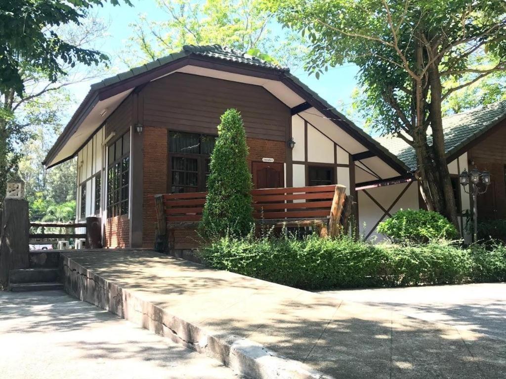 The Pine Resort Pathum Thani Eksteriør billede