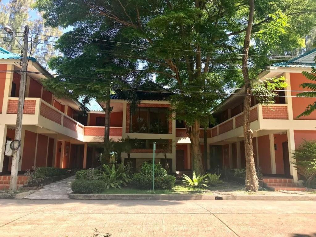 The Pine Resort Pathum Thani Eksteriør billede