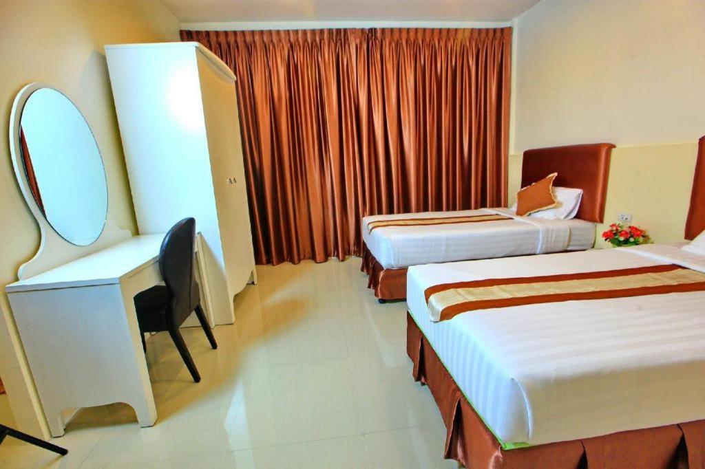 The Pine Resort Pathum Thani Eksteriør billede