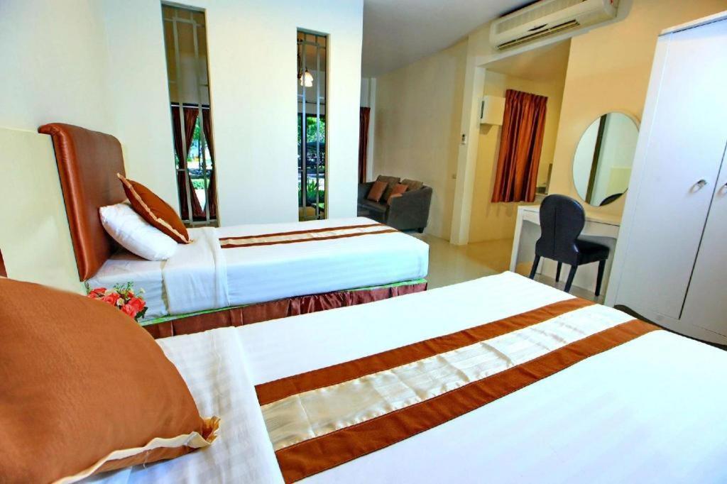 The Pine Resort Pathum Thani Eksteriør billede